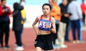 Lê Thị Tuyết bảo vệ HC vàng 10.000m ở giải điền kinh VĐQG Lê Thị Tuyết bảo vệ HC vàng 10.000m ở giải điền kinh VĐQG