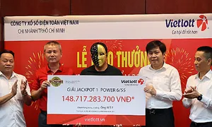 Nam thanh niên ở TP HCM nhận Jackpot 148 tỷ đồng Nam thanh niên ở TP HCM nhận Jackpot 148 tỷ đồng