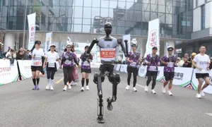 Robot làm pacer ở giải marathon Trung Quốc Robot làm pacer ở giải marathon Trung Quốc