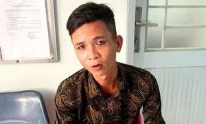 Lộ thân phận trốn truy nã khi đi chơi với người tình Lộ thân phận trốn truy nã khi đi chơi với người tình