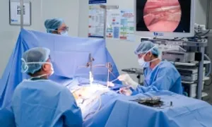 Dị tật lõm ngực bẩm sinh tăng nặng tuổi dậy thì Dị tật lõm ngực bẩm sinh tăng nặng tuổi dậy thì