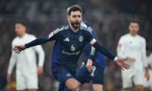 Chơi thiếu người, Man Utd loại Arsenal ở Cup FA