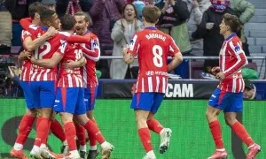 Alvarez giúp Atletico đứng đầu lượt đi La Liga